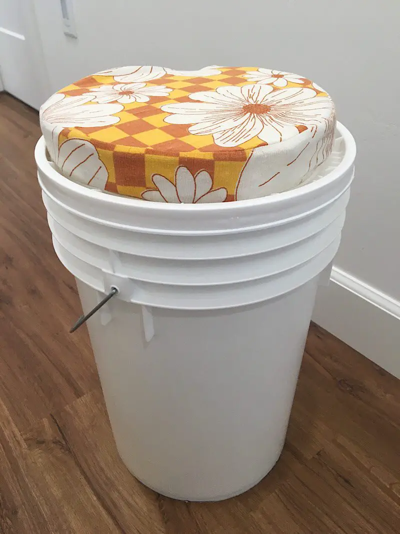 How To Make A Cushion Seat For A 5 Gallon Bucket (NO wood!)